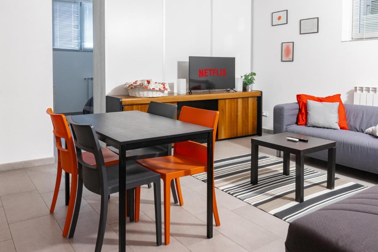 Staurenghi Red Apartment Варезе Екстериор снимка